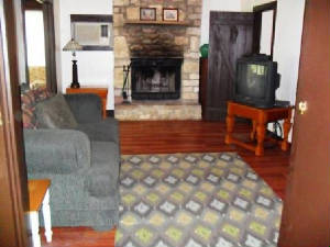 BLee/Cabin2Livingroom4.JPG